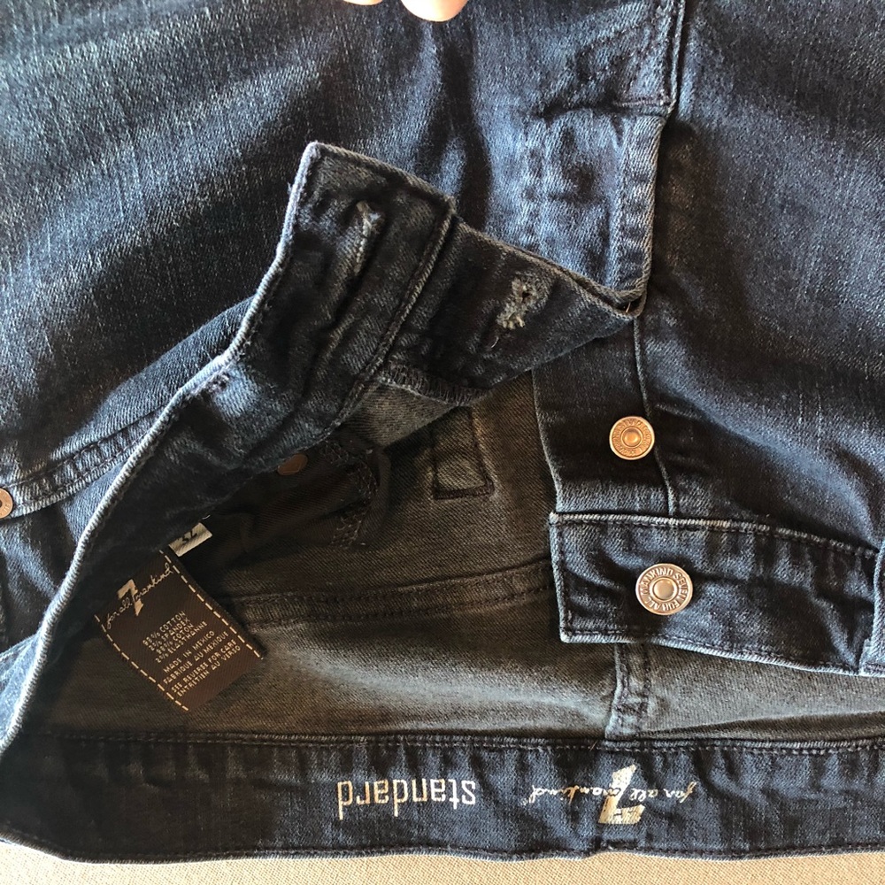 7 of man kind 32 waist. Standard Classic style.